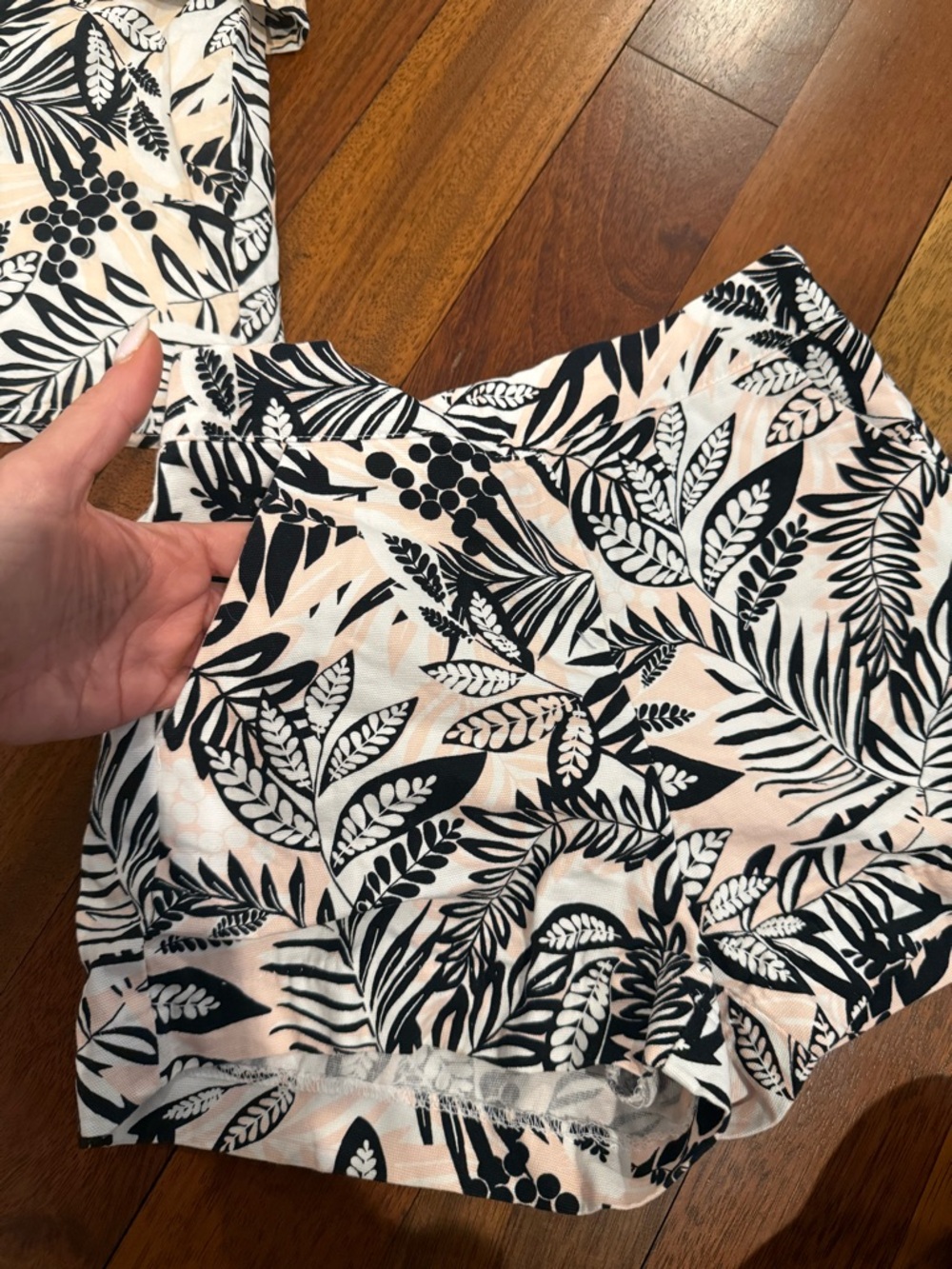 Janie and Jack TROPICAL LEAVES RUFFLE SHOULDER TOP and shorts set sz 8 - Picture 7 of 8